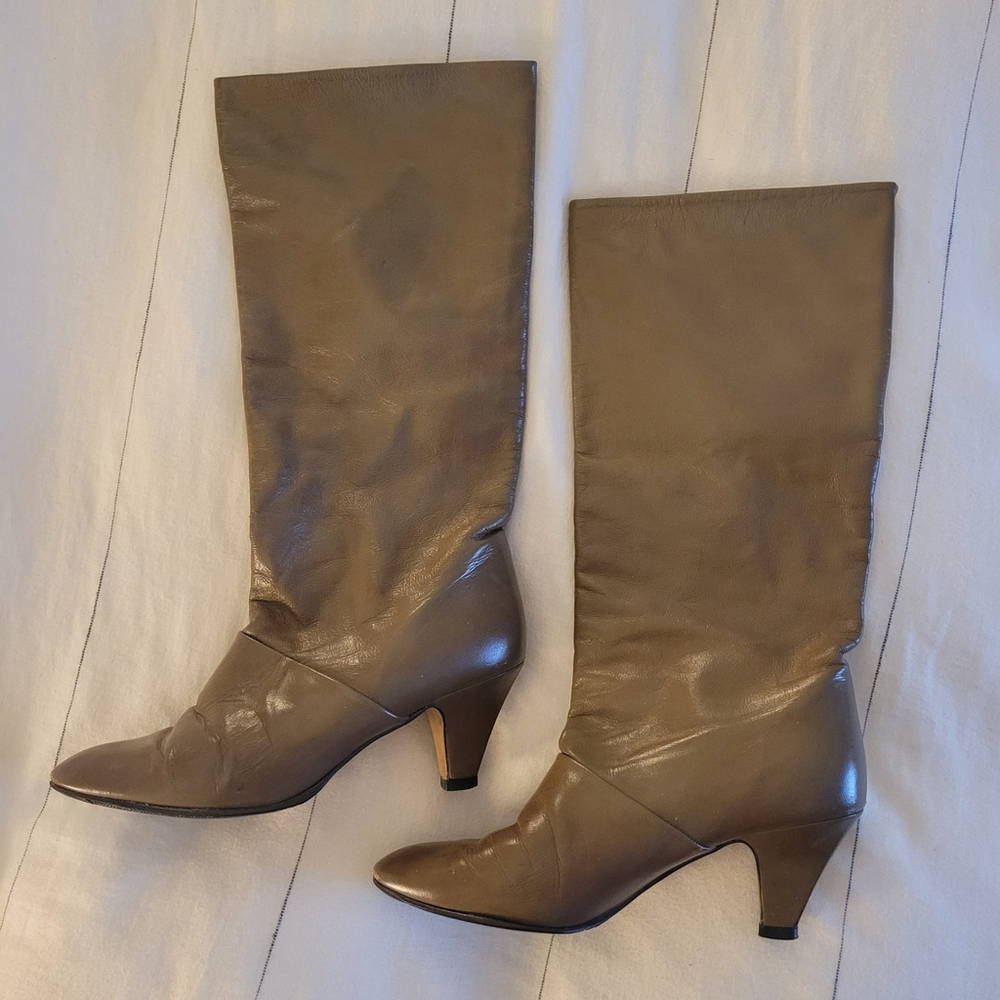 Vintage 70s-80s Joyce California Tall Boot Heel Knee Side Zip Taupe Size 8M